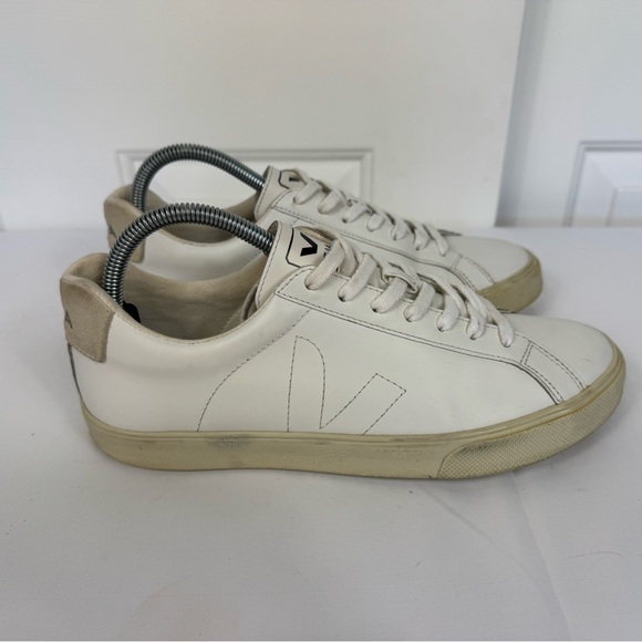 EUC VEJA Esplar Logo Sneakers White Size 40 EU Women's 9 US - Picture 1 of 11